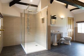 Characterful Couples Getaway in a Country Estate