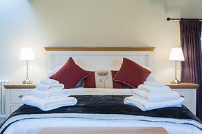 Characterful Couples Getaway in a Country Estate