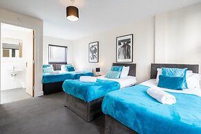 Modern Townhouse Close to Birmingham City Centre