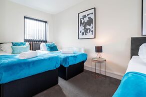 Modern Townhouse Close to Birmingham City Centre