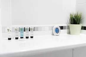 Modern Townhouse Close to Birmingham City Centre