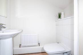 Modern Townhouse Close to Birmingham City Centre