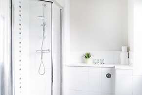 Modern Townhouse Close to Birmingham City Centre