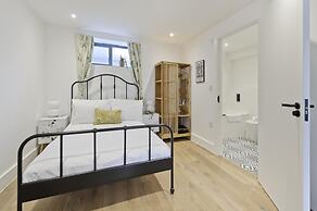 Luxury one Bedroom Greenwich Studio Apartment Near Canary Wharf by Und