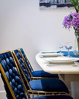 Designer 2-bed 2-bath Apartment With a Garden
