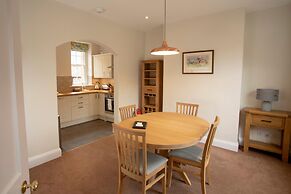 Spacious 2 Bedroom Apartment in Netherby Hall