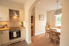 Spacious 2 Bedroom Apartment in Netherby Hall