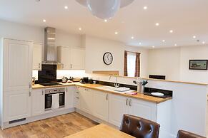 Stylish Apartment With Magnificent Views of The Netherby Estate