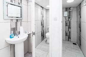 Family Home With Garden in Prime Birmingham Location