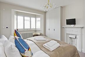 Wonderful Family Home With Garden Near Twickenham by Underthedoormat