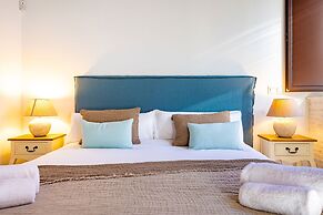 Triana Acacias by Valcambre