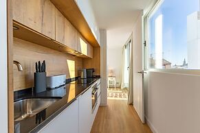 Triana Acacias by Valcambre