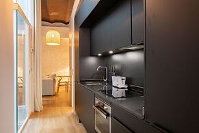 Triana Acacias by Valcambre