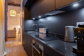 Triana Acacias by Valcambre