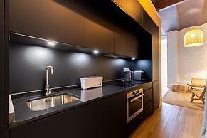 Triana Acacias by Valcambre