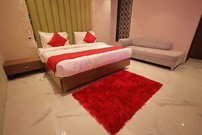 Hotel Taj Crown Plaza