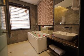 Hotel Taj Crown Plaza