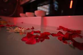 Hotel Taj Crown Plaza