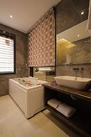 Hotel Taj Crown Plaza