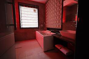 Hotel Taj Crown Plaza