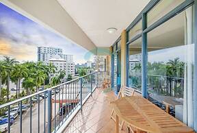 ZEN88 ESPLANADE - 3BR Luxury Suite Apt