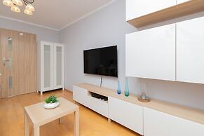 Cozy Apartament Redłowo by Renters