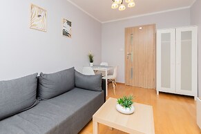 Cozy Apartament Redłowo by Renters