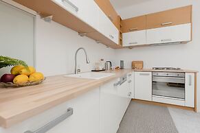 Centre Apartment Sniadeckich by Renters