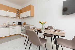 Centre Apartment Sniadeckich by Renters