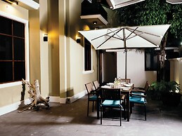 Fuvahmulah Central Hotel