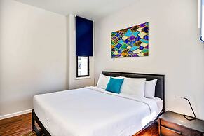 Retreat in a Stylish 2BD Apartment in the Heart of the City