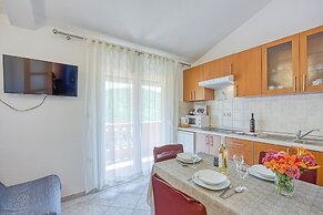 Apartment 50 Meters From Sea in Pasman A3