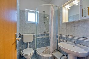 Apartment 50 Meters From Sea in Pasman A3