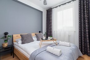 Cozy Apartment Chmieleniec by Renters