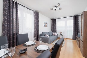 Cozy Apartment Chmieleniec by Renters