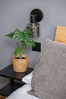 Cozy Apartment Chmieleniec by Renters