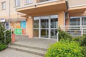 Cozy Apartment Chmieleniec by Renters