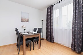 Cozy Apartment Chmieleniec by Renters