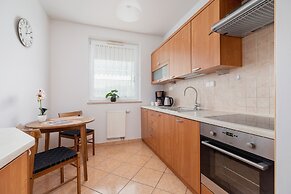 Cozy Apartment Chmieleniec by Renters