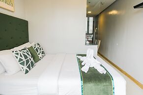 Pacific Bay Grand Suites