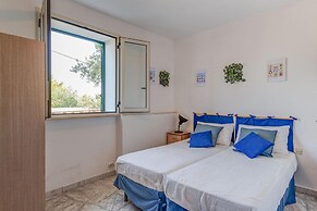 And001 in Andrano With 4 Bedrooms and 2 Bathrooms