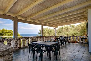 And001 in Andrano With 4 Bedrooms and 2 Bathrooms