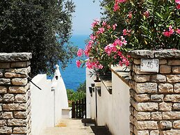 And001 in Andrano With 4 Bedrooms and 2 Bathrooms