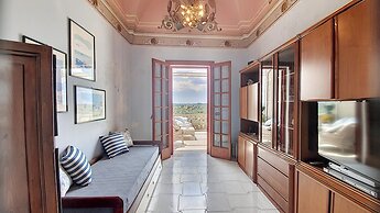 Cst004 in Castro With 3 Bedrooms and 2 Bathrooms