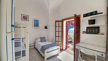 Cst004 in Castro With 3 Bedrooms and 2 Bathrooms