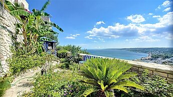 Cst004 in Castro With 3 Bedrooms and 2 Bathrooms