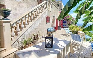 Cst004 in Castro With 3 Bedrooms and 2 Bathrooms