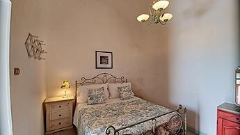 Cst004 in Castro With 3 Bedrooms and 2 Bathrooms