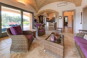 Pat021 in Pat With 3 Bedrooms and 3 Bathrooms