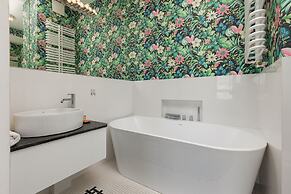 Magnificent Sarmacka by Renters Prestige